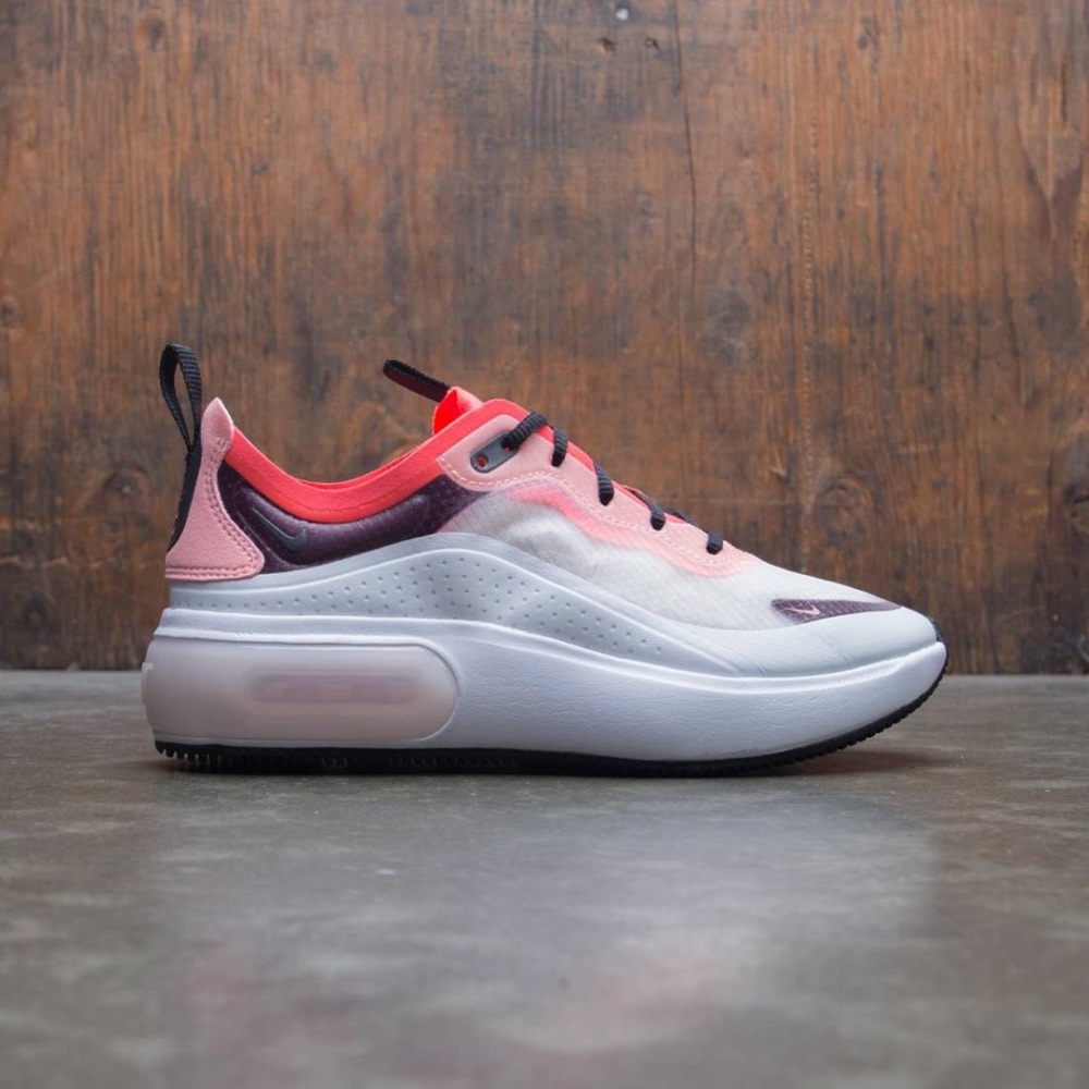 Nike Air Max Dia Se Qs (Womens) Size 7